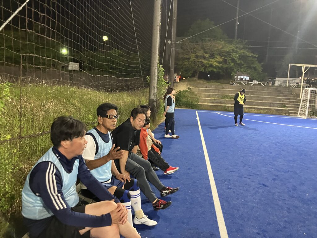 三重フットサルクラブの金曜初心者&久々プレー向けフットサル教室の風景
