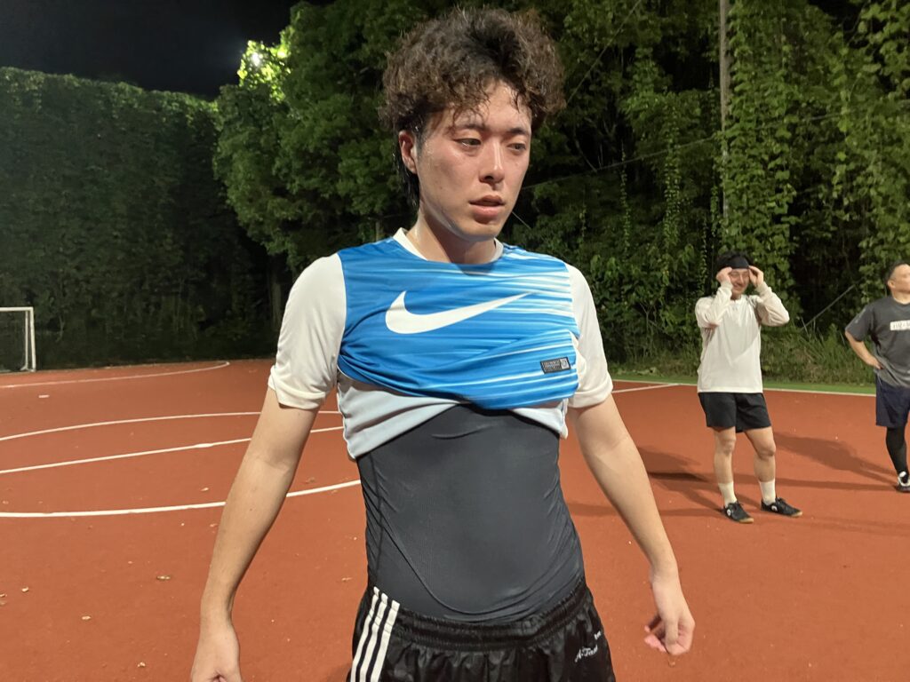 三重県桑名市の三重フットサルクラブで開催した月曜個サル参加者の写真