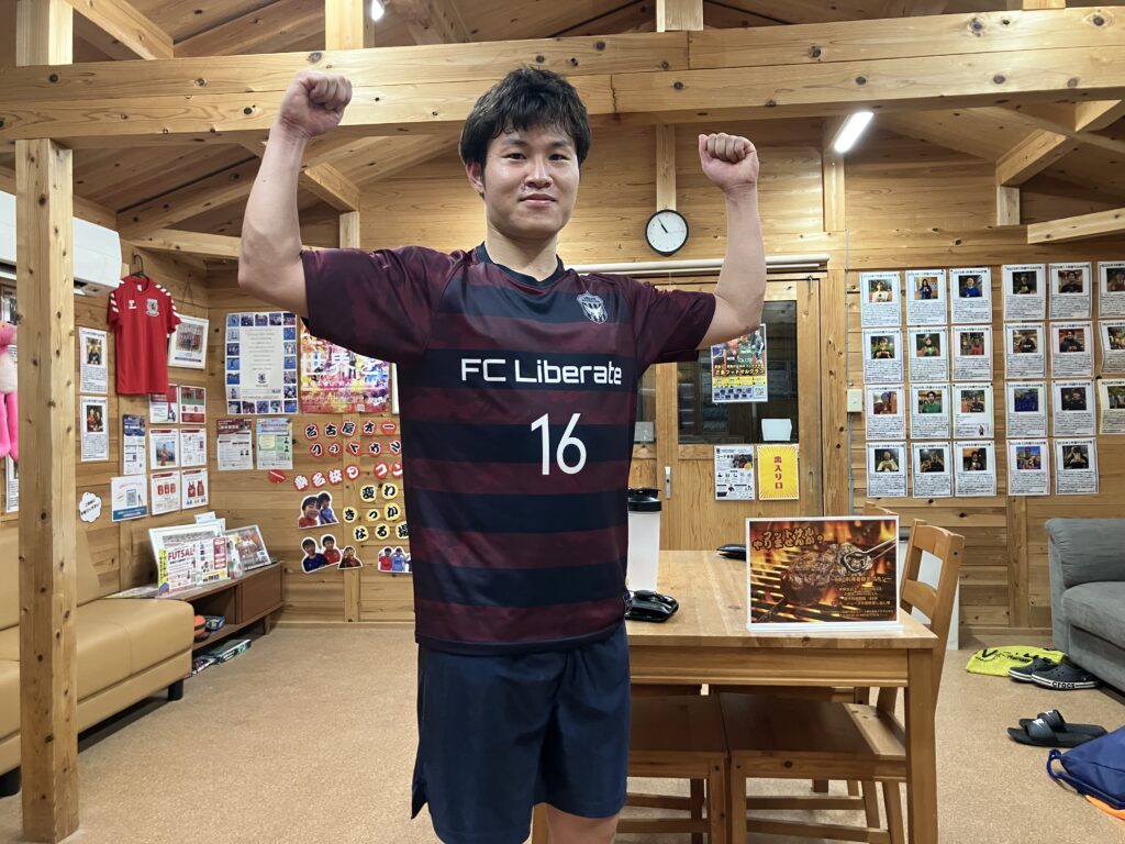 三重県桑名市の三重フットサルクラブで開催した月曜個サル参加者の写真
