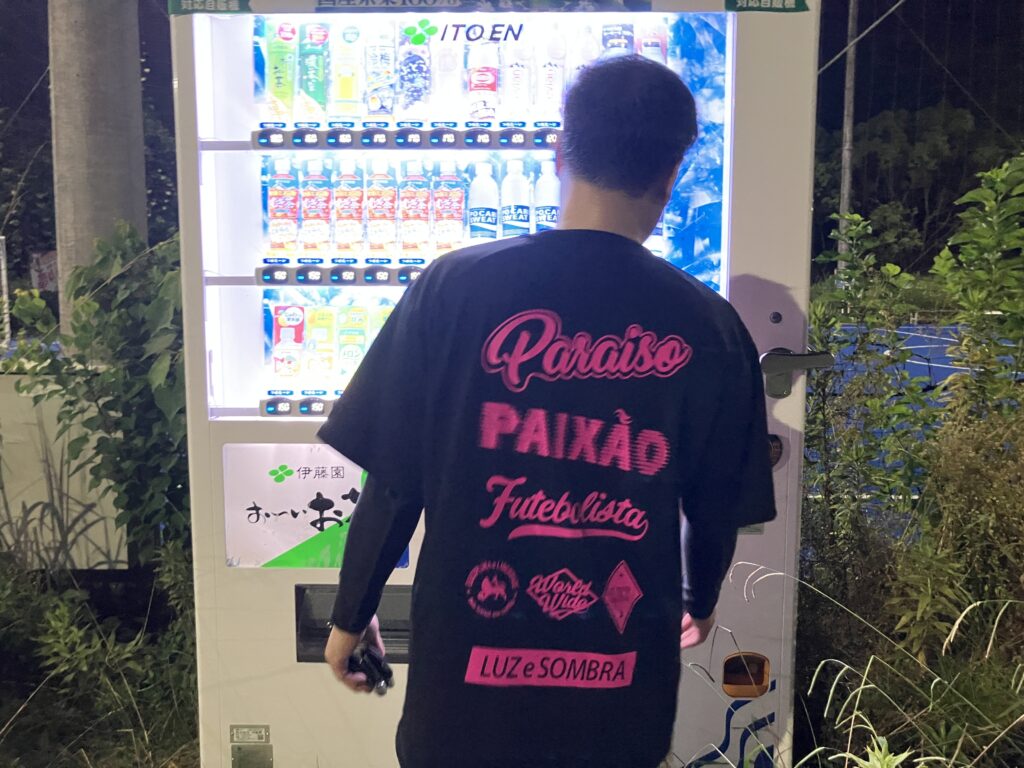 三重県桑名市の三重フットサルクラブで開催した月曜個サル参加者の写真