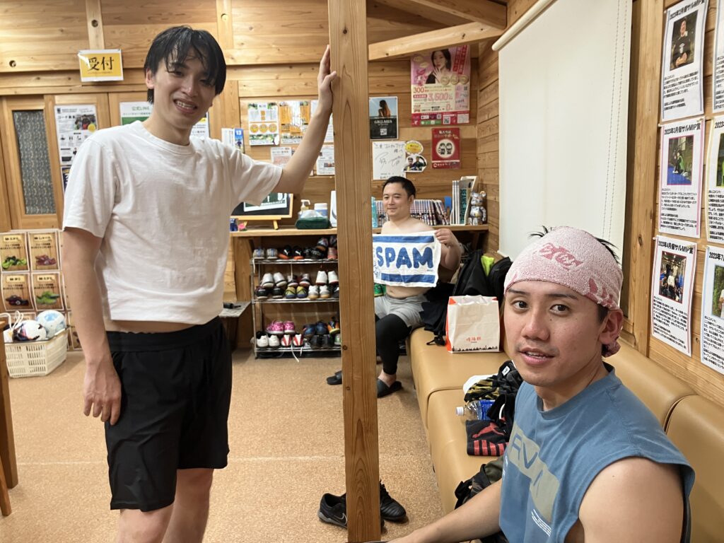 三重県桑名市の三重フットサルクラブで開催した木曜個サル参加者の写真