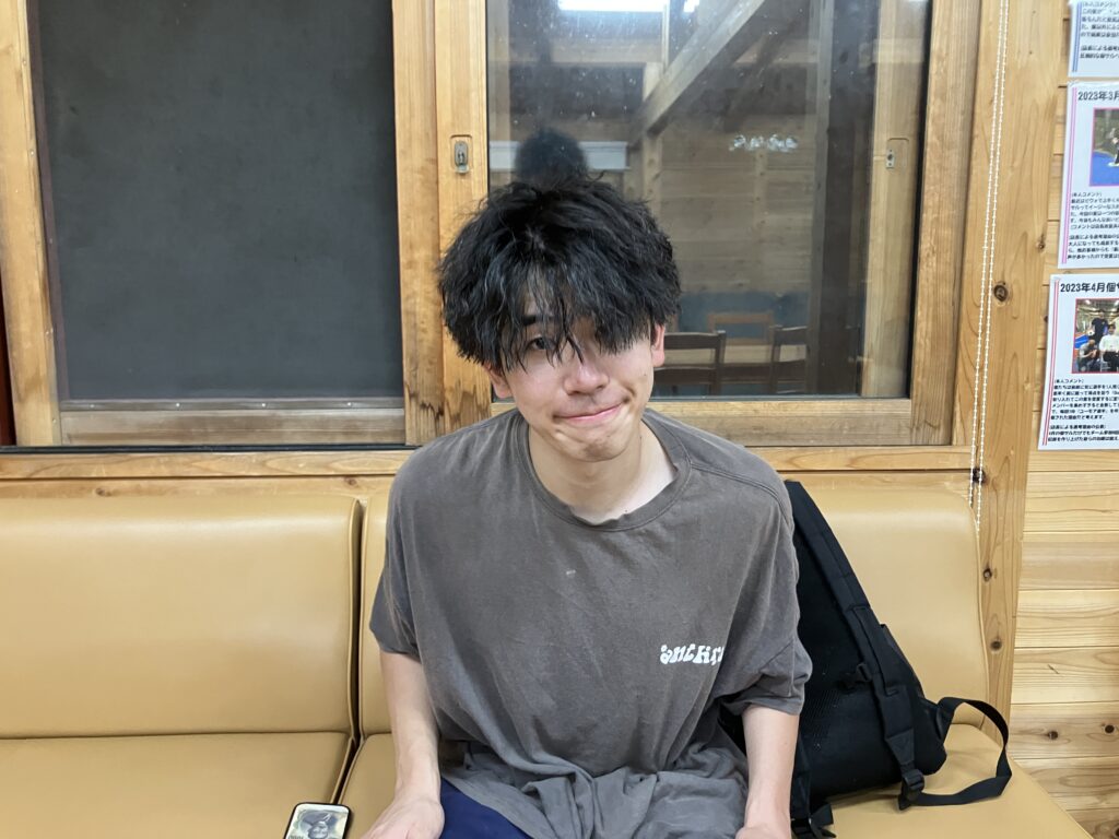 三重県桑名市の三重フットサルクラブで開催した月曜個サル参加者の写真